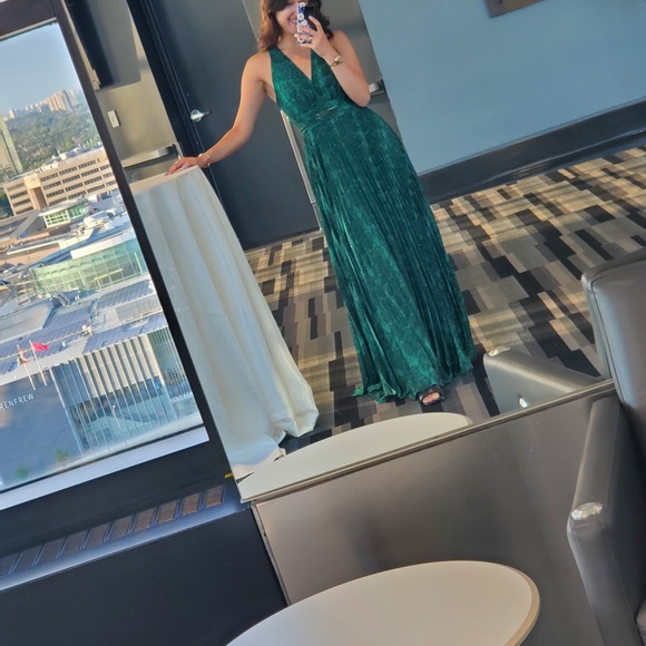 Marciano pleated evening gown - Picture 7 of 7